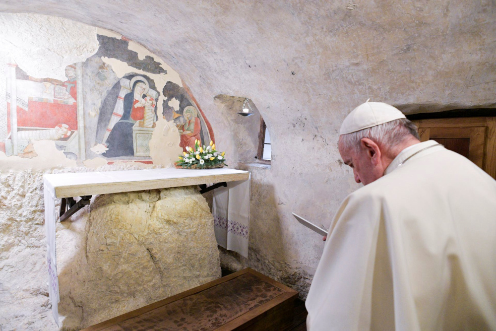 2019年天主教教宗方濟各訪問格雷喬村，以紀念耶穌降生飾景的問世。（圖／Vatican News）